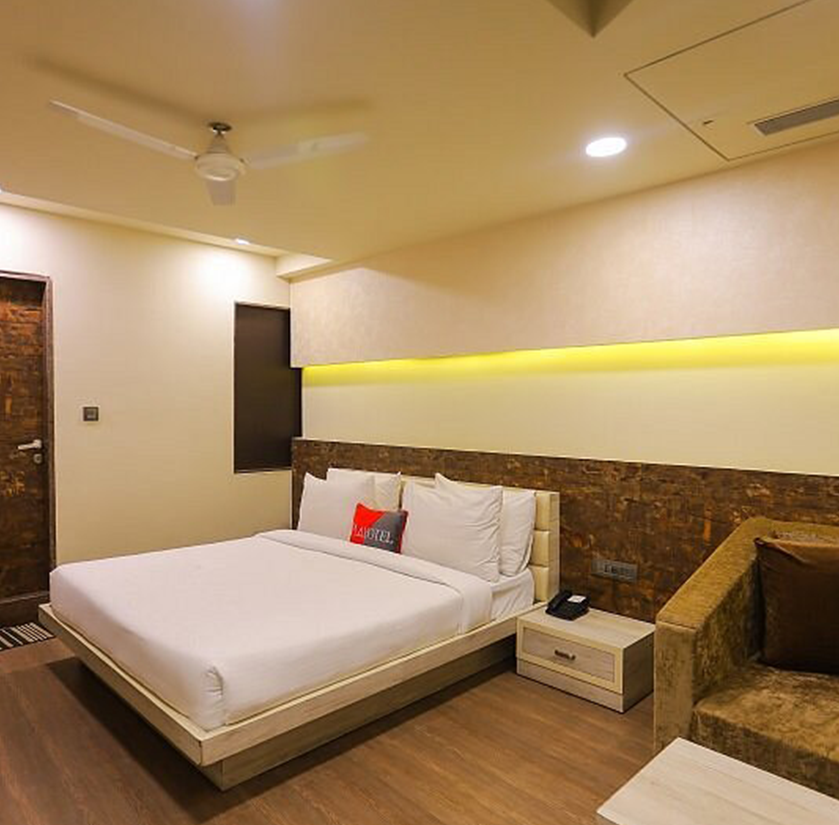 Play Deluxe Room